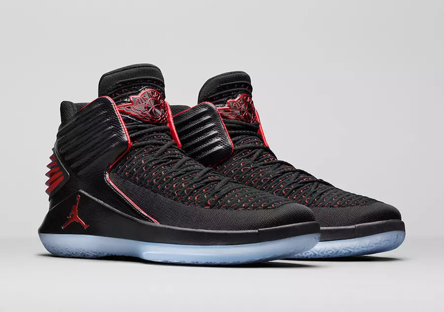 Aer Jordan 32 Bred Dubh Dearg AA1253-001