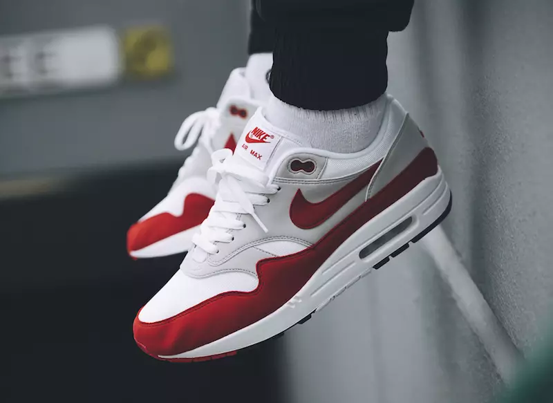 איך נראה יום השנה של Nike Air Max 1 OG על הרגליים