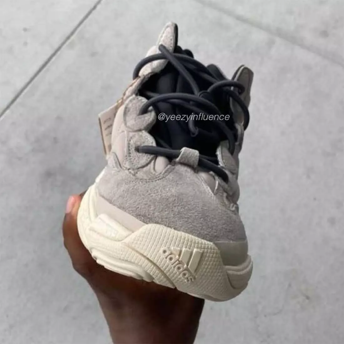 Photos : yeezymafia/yeezyinfluence