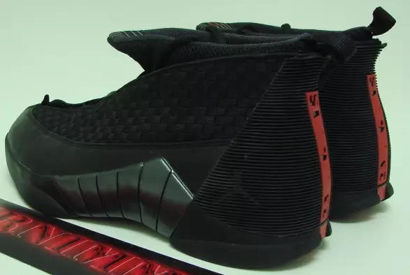 Air Jordan 15 Stealth Iswed Varsity Aħmar 2017