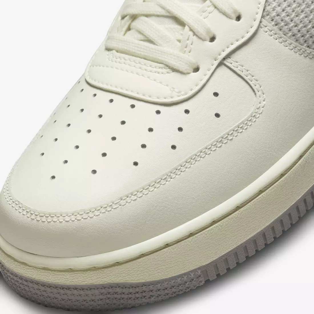 Nike Air Force 1 הויך ווינטאַגע זעגל DM0209-100 מעלדונג טאָג