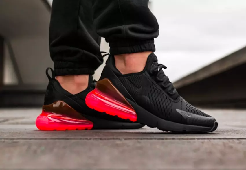 Как изглеждат Nike Air Max 270 “Hot Punch” на краката