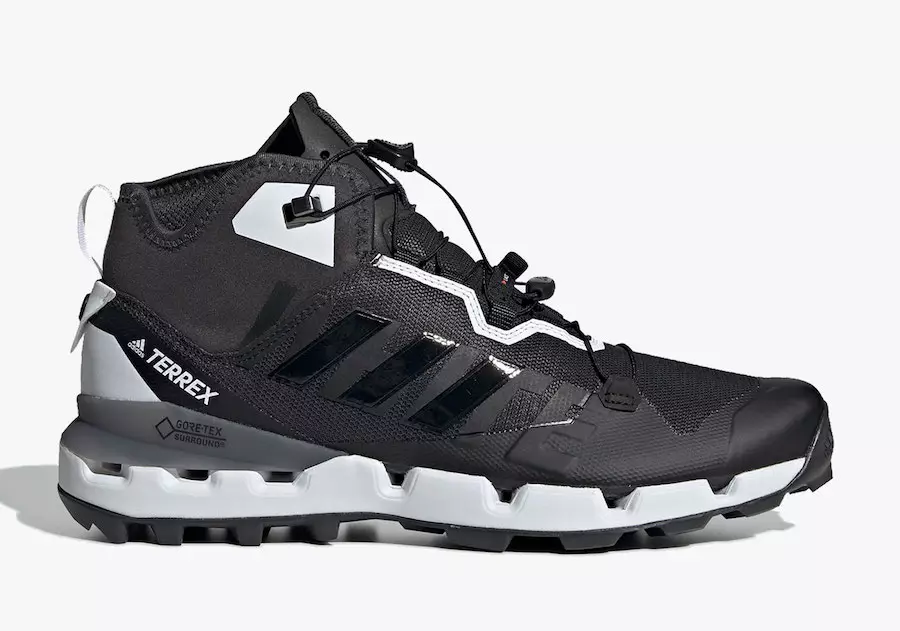 White Mountaineering x adidas Terrex Lanzamiento rápido el 15 de diciembre