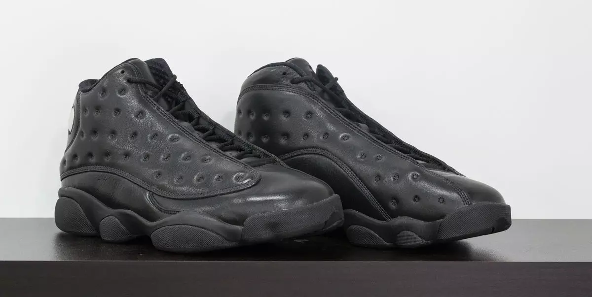 Air Jordan 13 Kobe Black Kollektioun