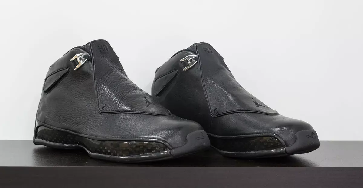 Air Jordan 18 Kobe Black Col·lecció