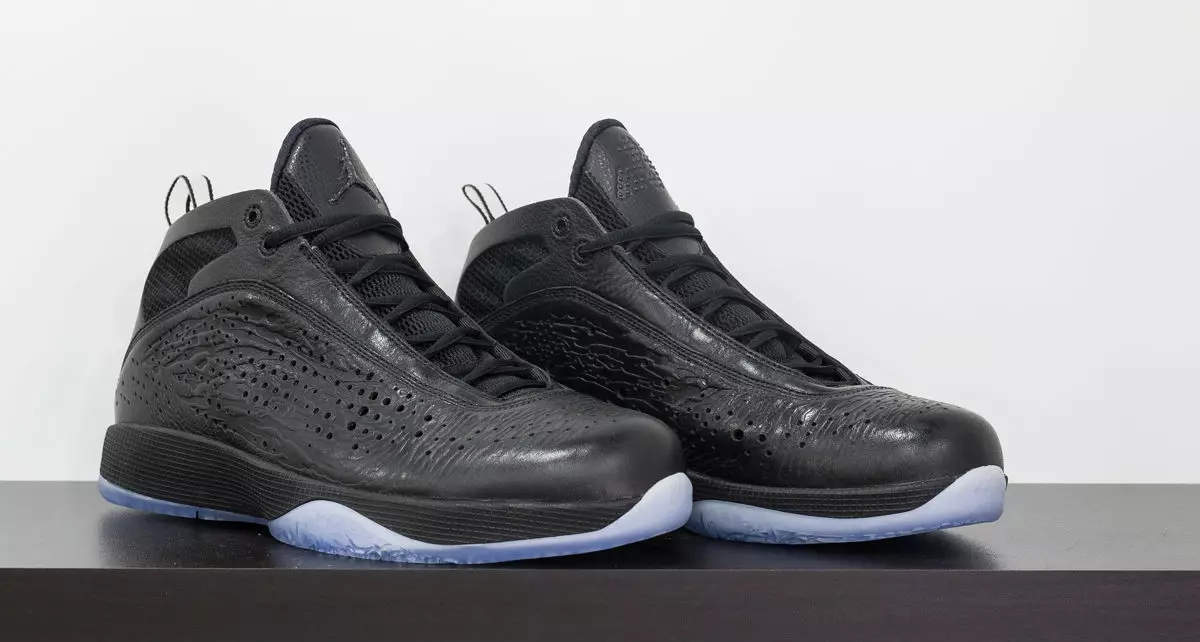 Koleksi Air Jordan 2011 Kobe Black