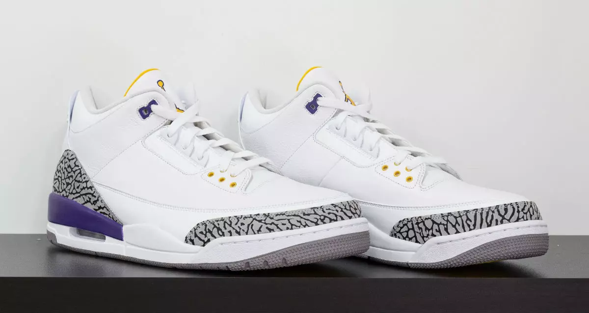 Air Jordan 3 Kobe Lakers màu trắng