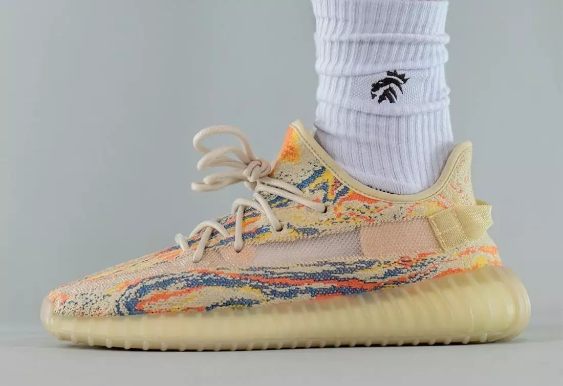 Adidas Yeezy Boost 350 V2 MX Oat Data de lançamento nos pés