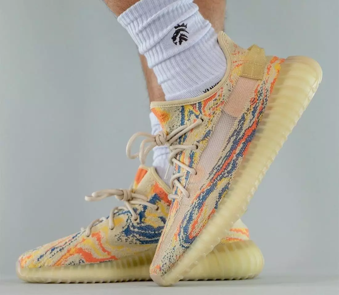 Adidas Yeezy Boost 350 V2 MX Oat Дата випуску на ногах