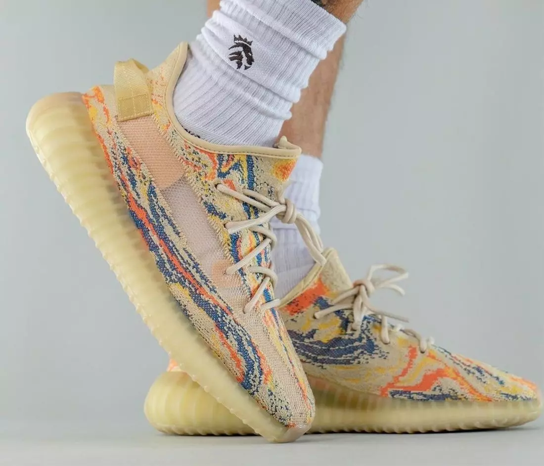 adidas Yeezy Boost 350 V2 MX Овес Датум на издавање на нозе