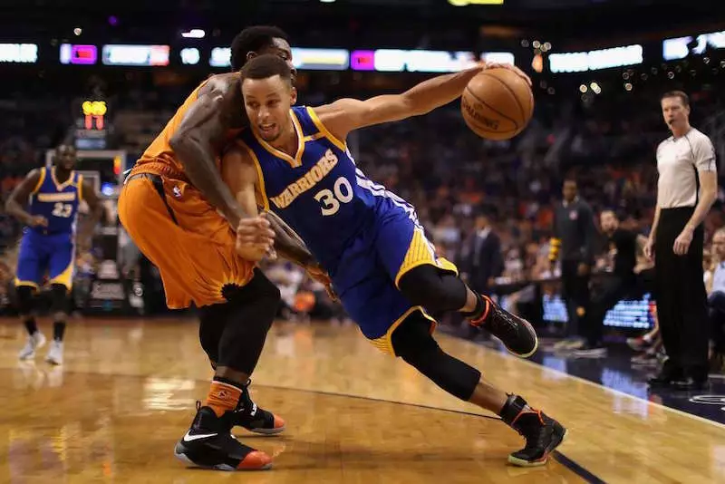 Taħt Armor Curry 3 Lights Out Halloween