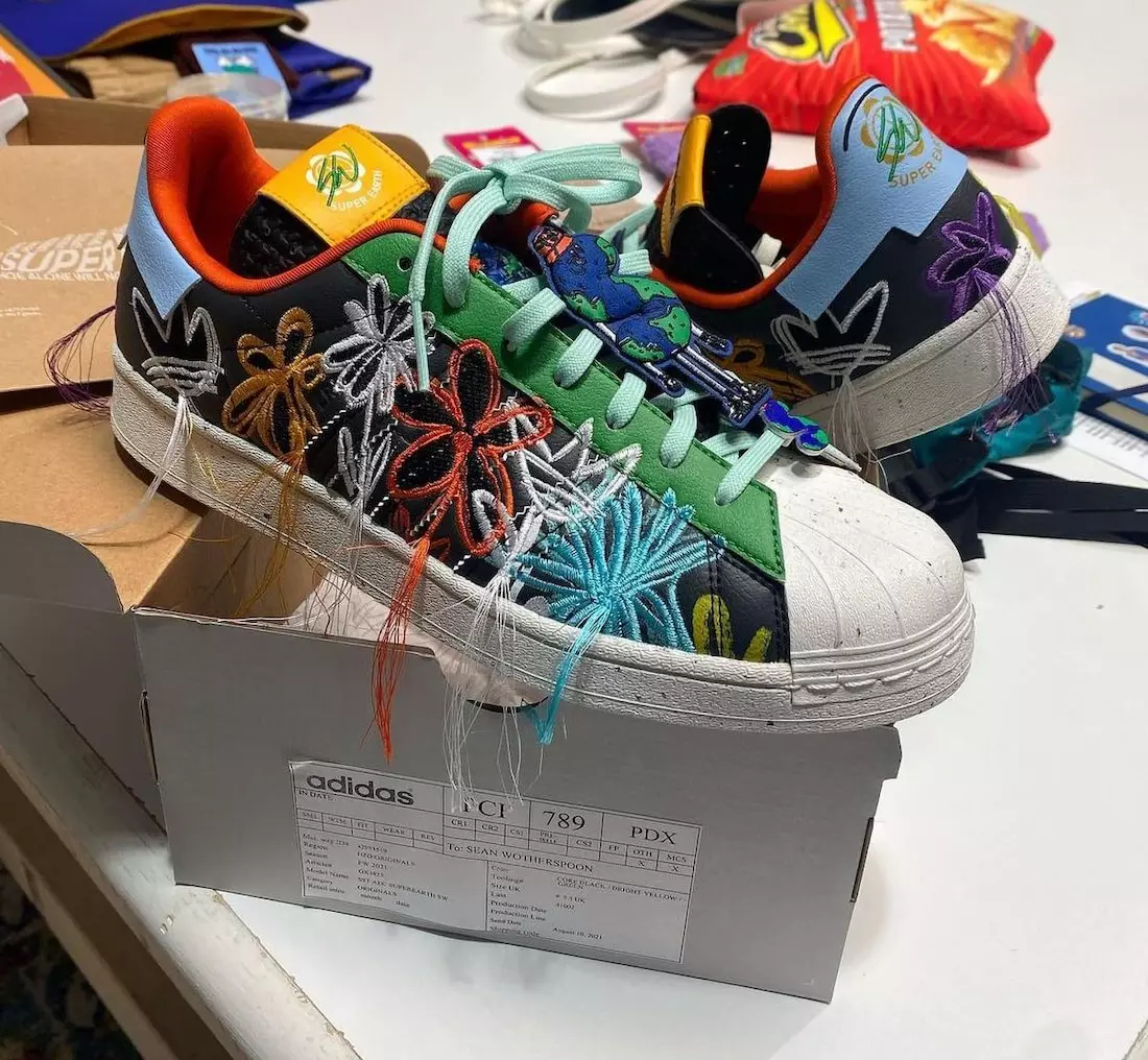 Sean Wotherspoon adidas စူပါစတား SUPEREARTH အနက်ရောင် GX3823 ဖြန့်ချိသည့်ရက်စွဲ