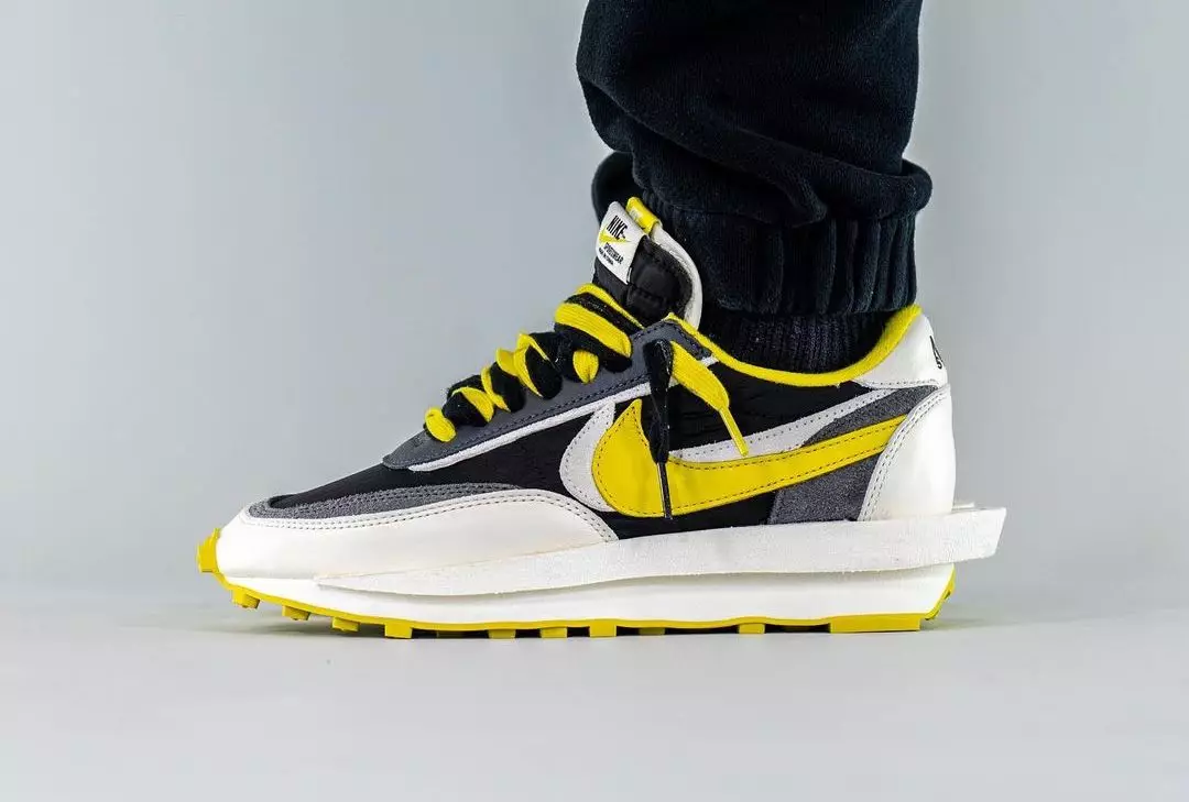 E fshehtë Sacai Nike LDWaffle Bright Citron DJ4877-001 në këmbë