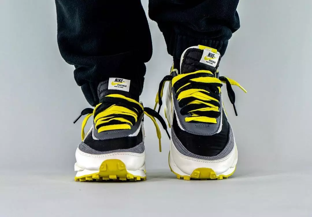 Undercover Sacai Nike LDWaffle Bright Citron DJ4877-001 na nogama