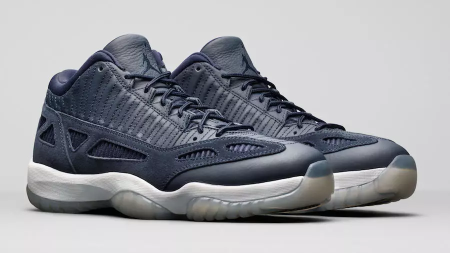 Air Jordan 11 Rendah IE Obsidian