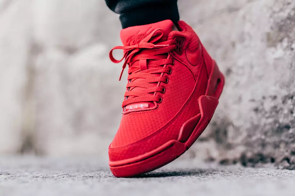 Nike Flight Squad University Red Oktober Op Féiss