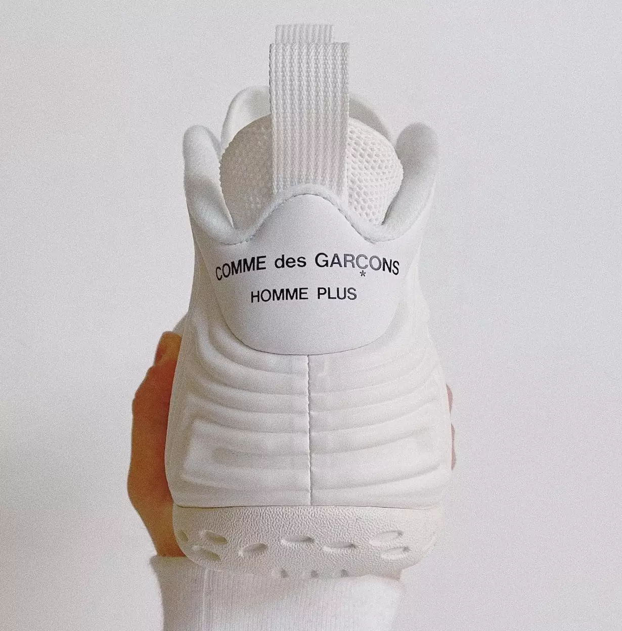 CDG Nike Air Foamposite One White väljalaskekuupäev