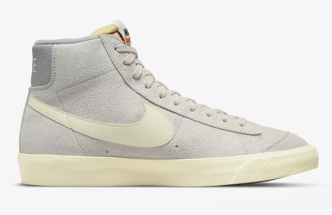 Nike Blazer Mid '77 ပရီမီယံ ခေတ်ဟောင်း အလင်းရိုး အုန်းနို့ အလယ်အလတ် မီးခိုးရောင် DM0178-001 ထုတ်ဝေသည့် ရက်စွဲ