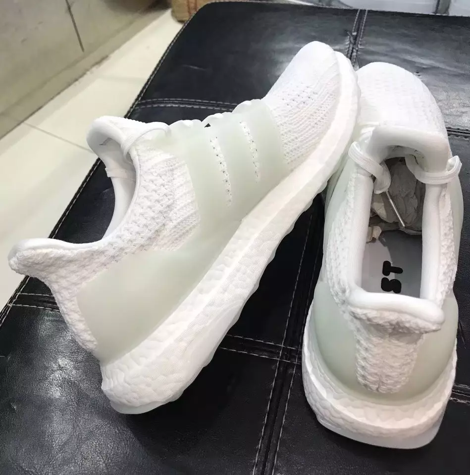 adidas Ultra Boost 4.0 Mwanga kwenye Giza