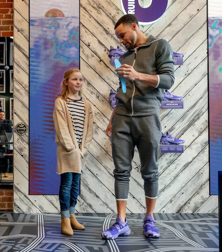 UA ICON Curry 6 Юнайтед Мо рӯзи барориши худро бурдем