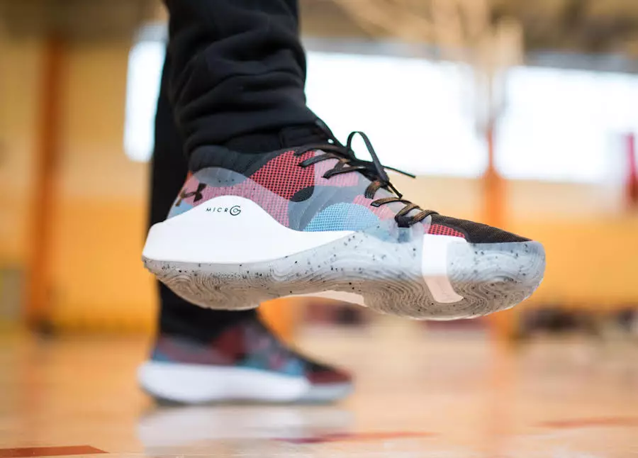 Gyalogos pillantás a 2019-es UA Anatomix Spawn Low-ra 19608_5