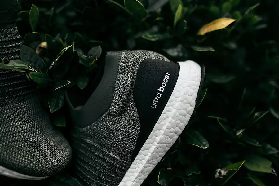 adidas Ultra Boost Laceless Trace Cargo