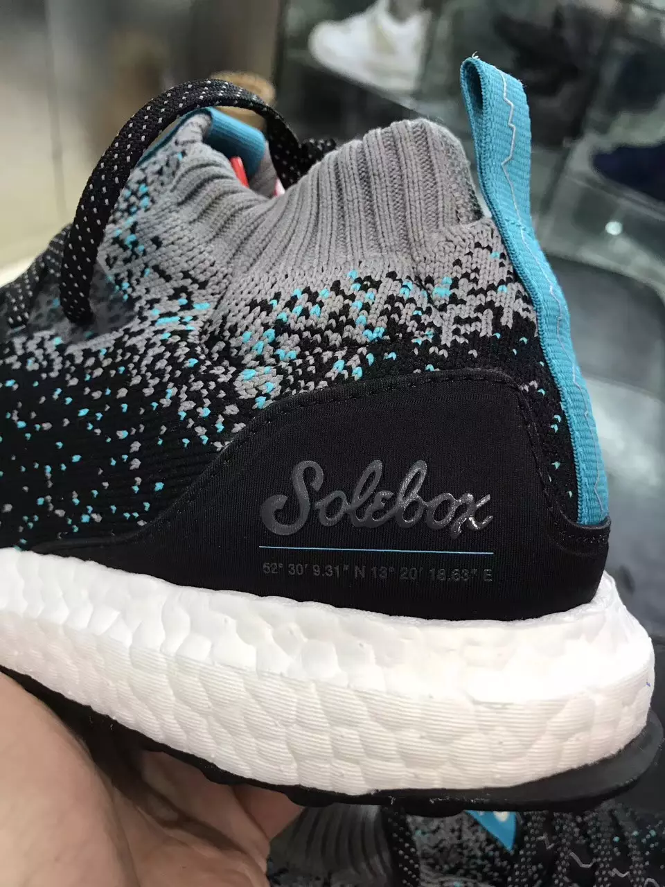 Пакер чевли Solebox adidas Ultra Boost Mid