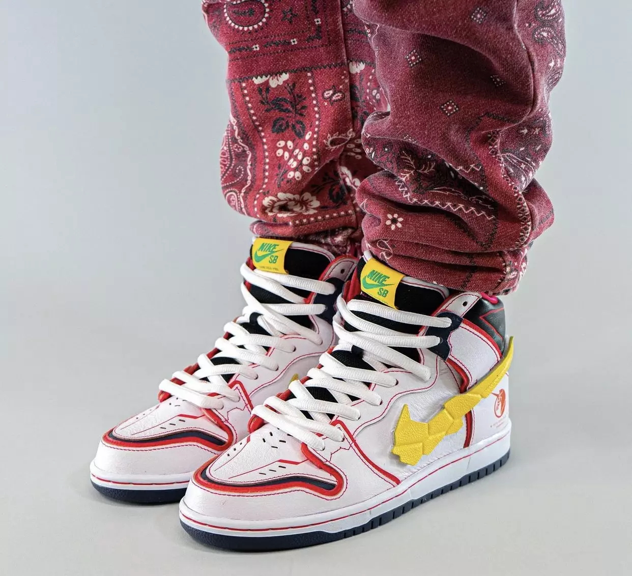 Gundam Nike SB Dunk High DH7717-100 Megjelenés dátuma