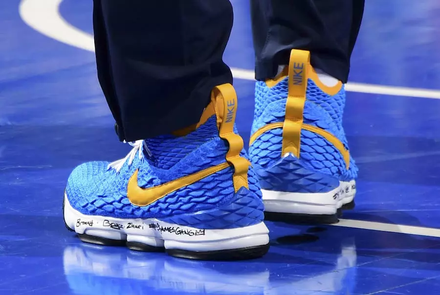 Đồng hồ Nike LeBron 15 Waffle LeBron