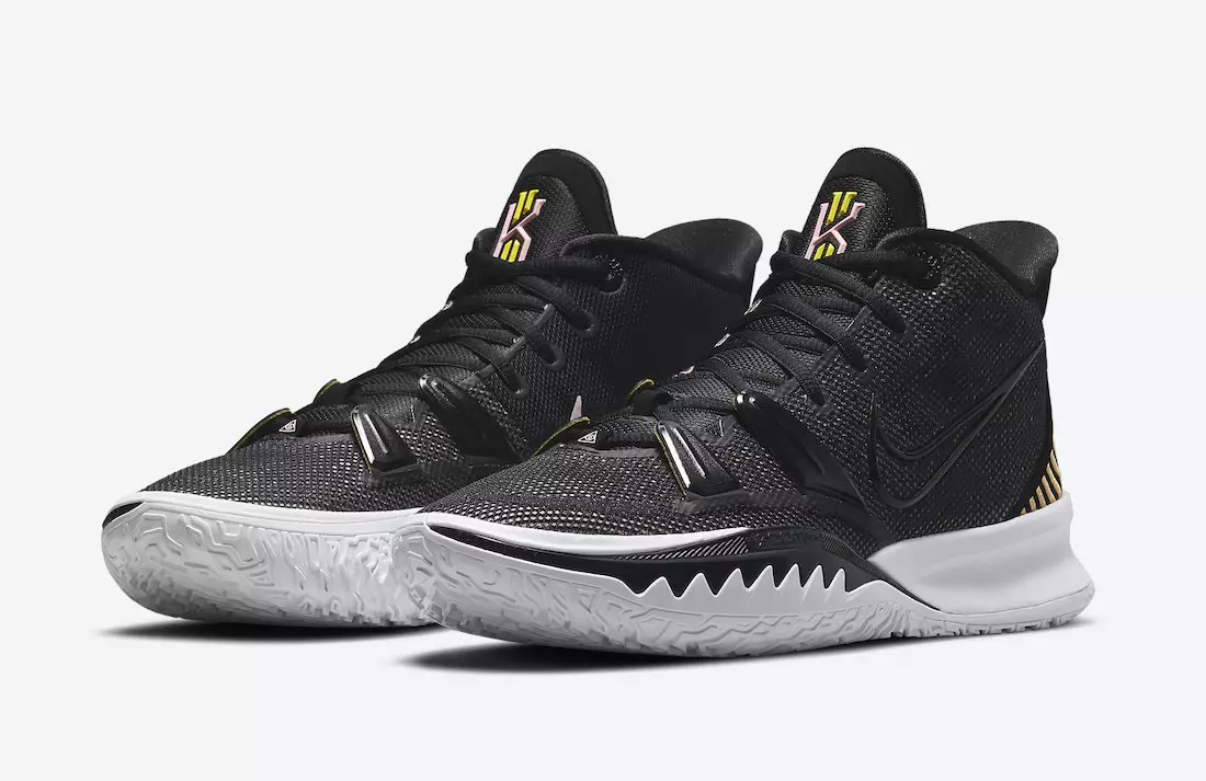 Nike Kyrie 7 İşlemeli Topuklu Ayakkabı