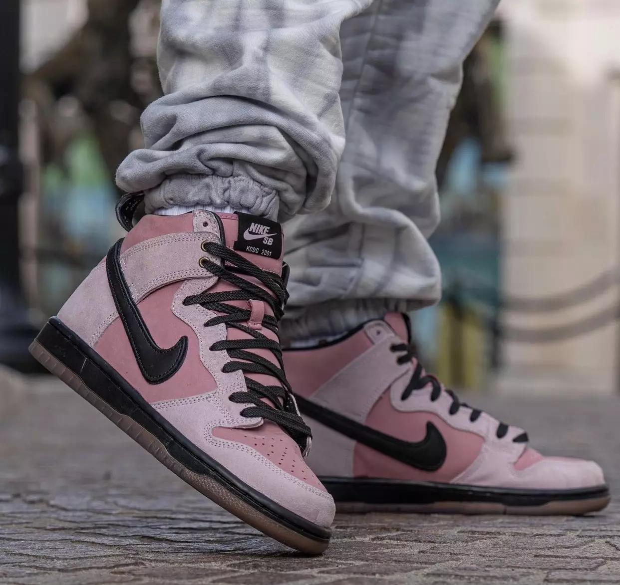 KCDC Nike SB Dunk High DH7742-600 Releasedatum op de voeten