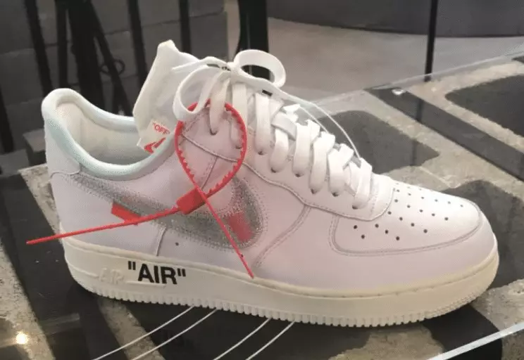 Travis Scott Nike Air Force 1 baixo