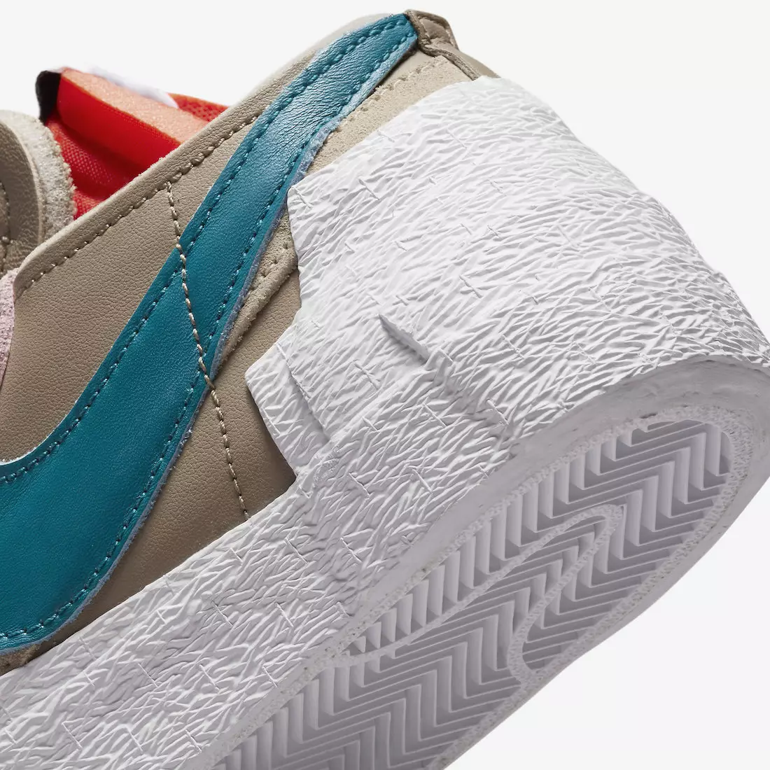 Kaws Sacai Nike Blazer Low Reed DM7901-200 Dáta Eisiúna