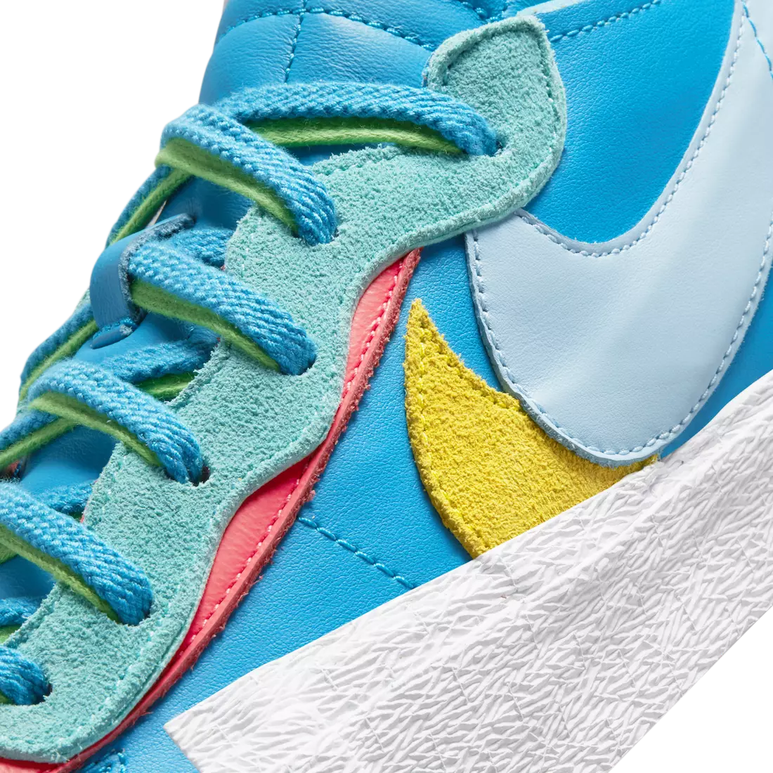 Kaws Sacai Nike Blazer Low DM7901-400 Väljalaskekuupäev Hind