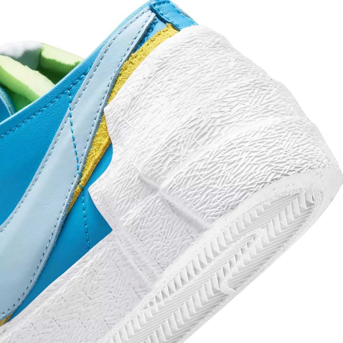 Kaws Sacai Nike Blazer Low DM7901-400 Release Date баасы