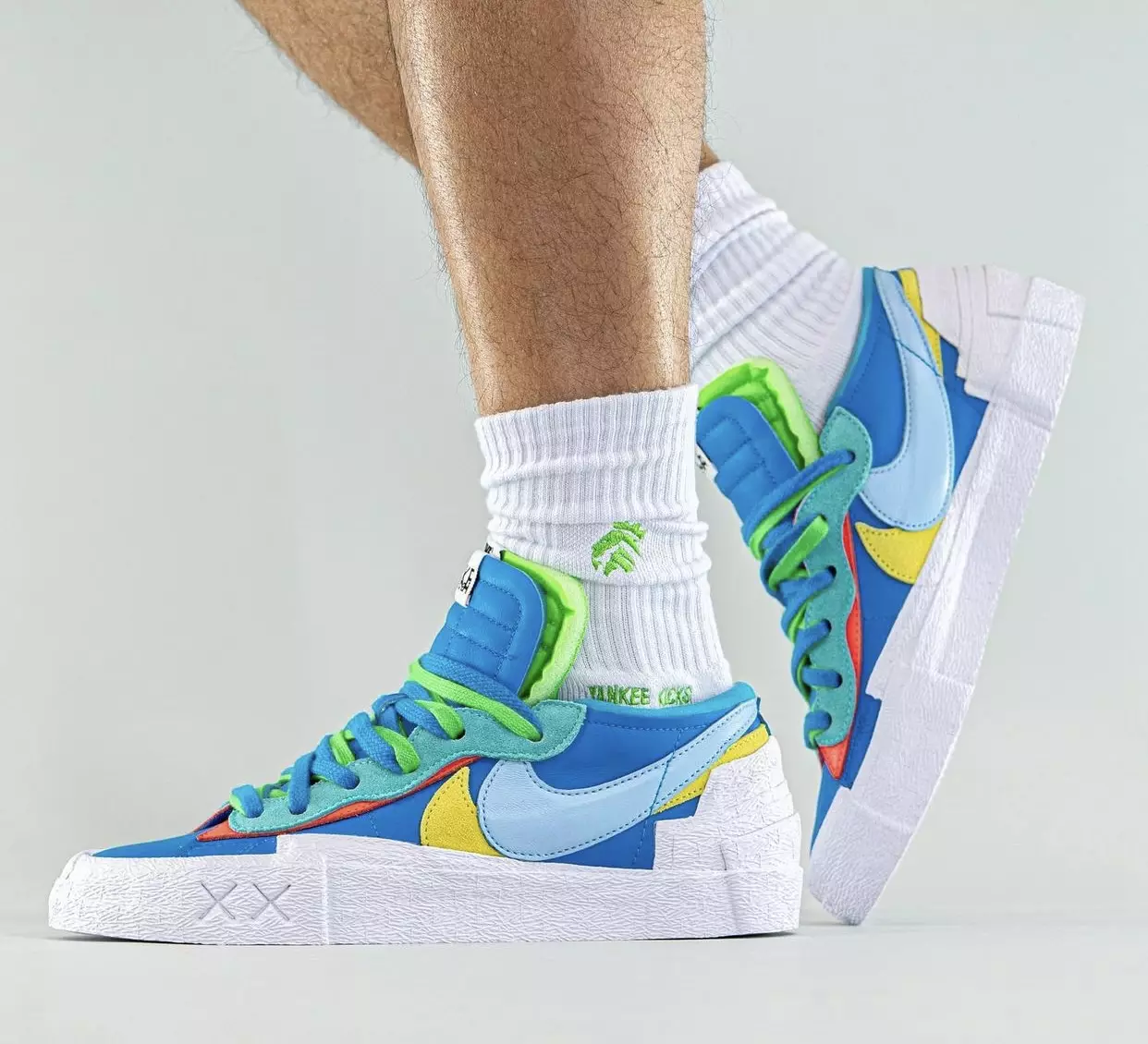 Kaws Sacai Nike Blazer Düşük DM7901-400 Ayak Üstü