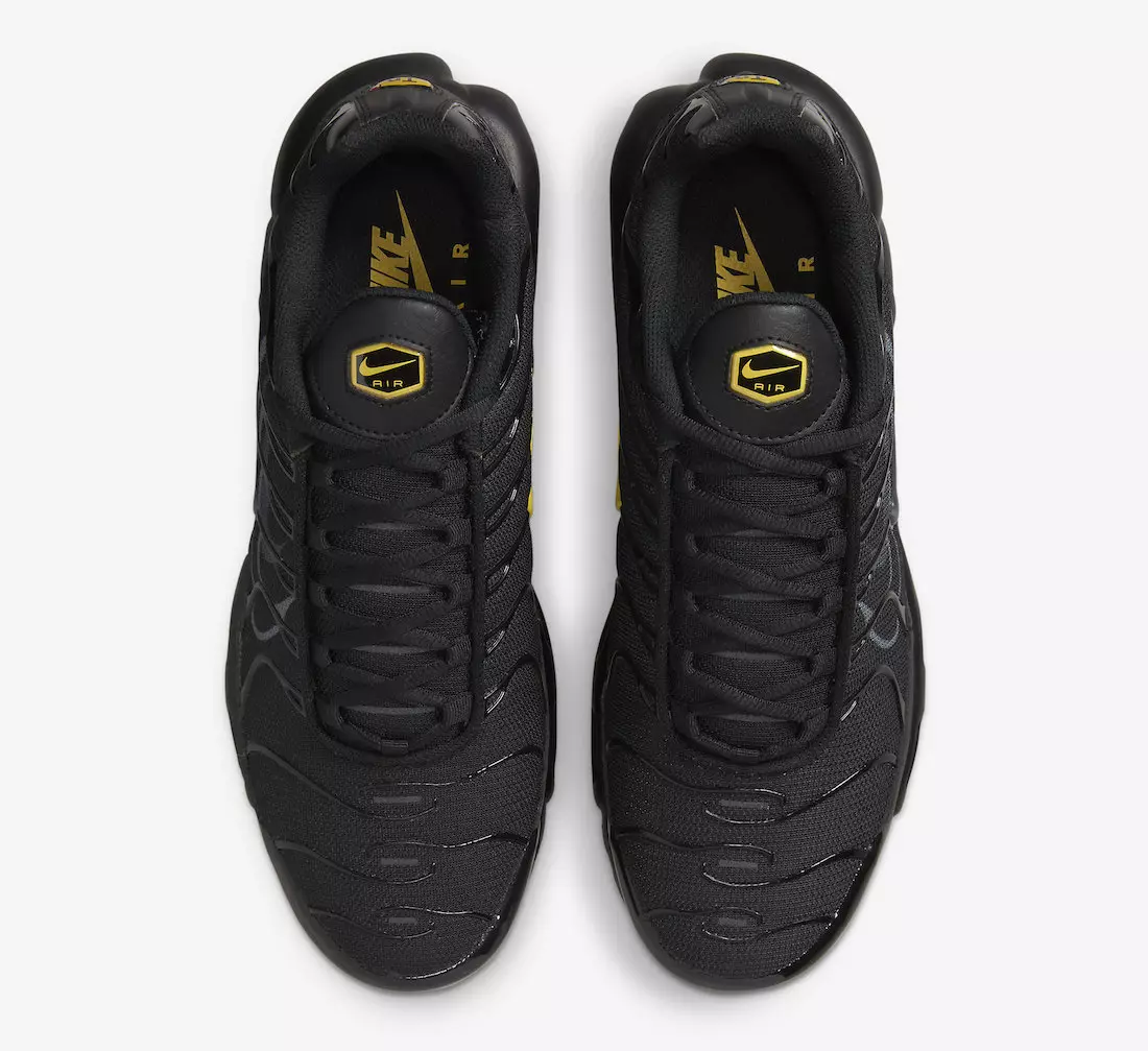 Nike Air Max Plus Triple Black DX2652-001 Megjelenés dátuma