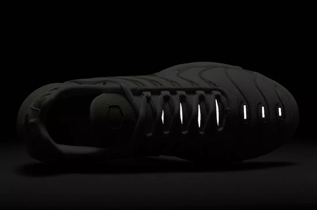 Nike Air Max Plus White Grey Yellow DV6987-100 Дата на издаване