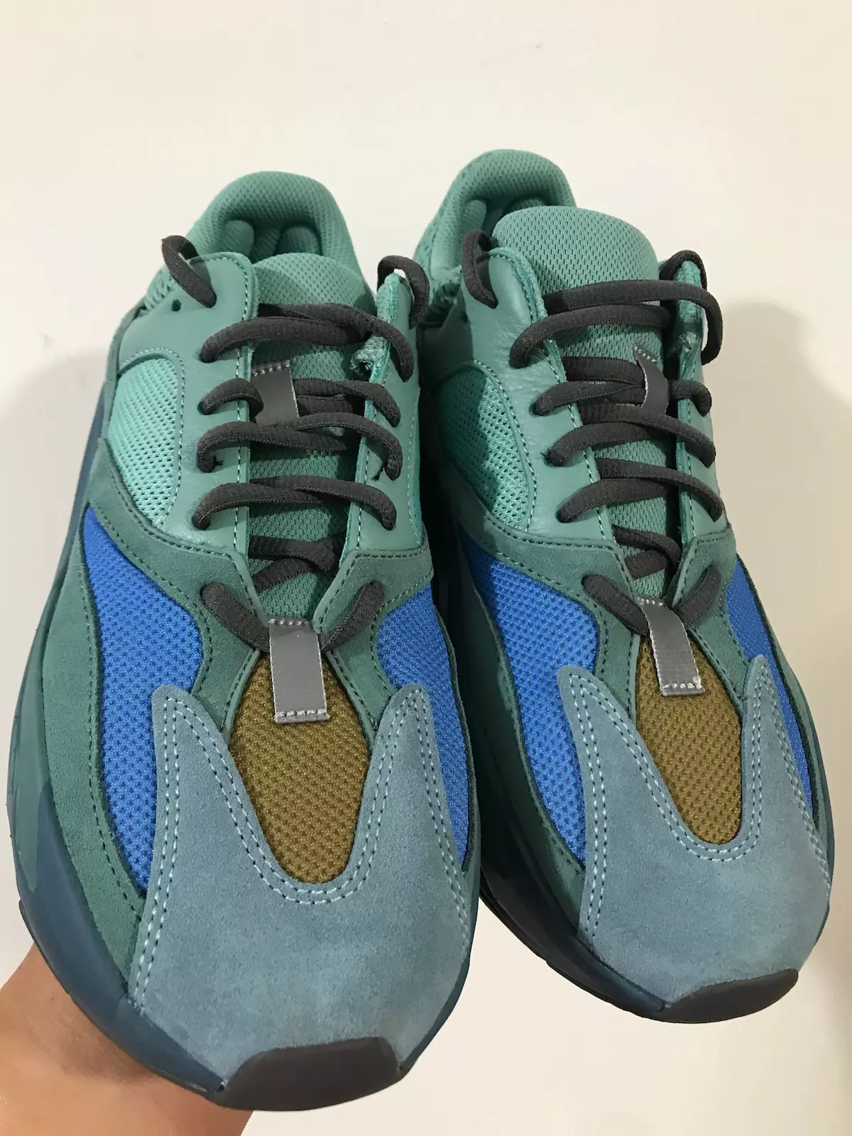 adidas Yeezy Boost 700 Faded Azure Tarikh Keluaran