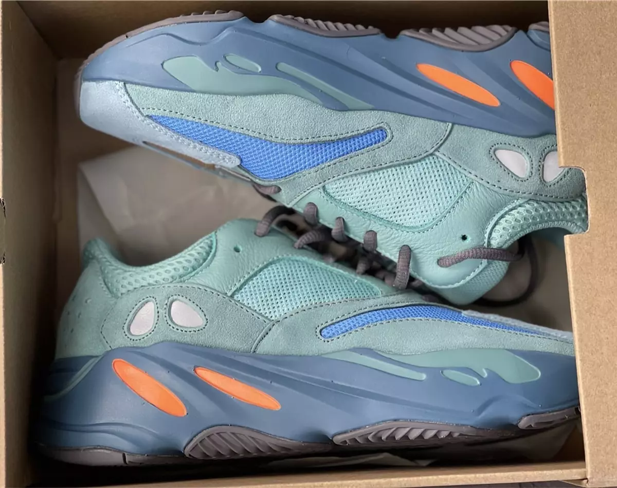 Ngày phát hành adidas Yeezy Boost 700 Faded Azure