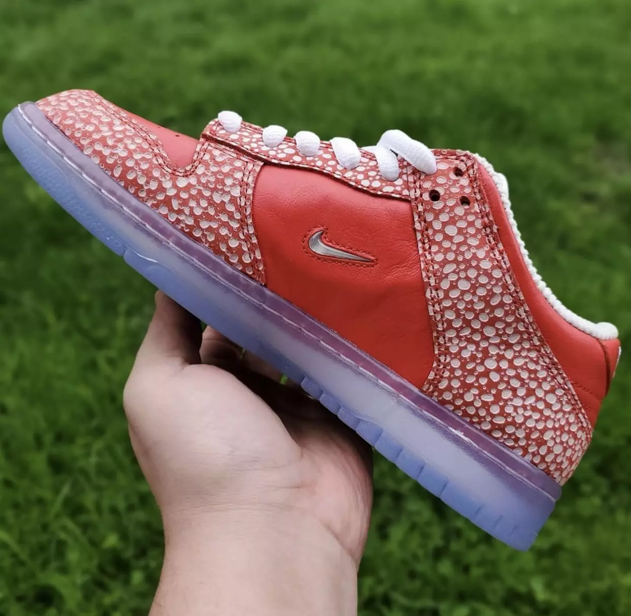 Stingwater x Nike SB Dunk alhainen julkaisupäivä