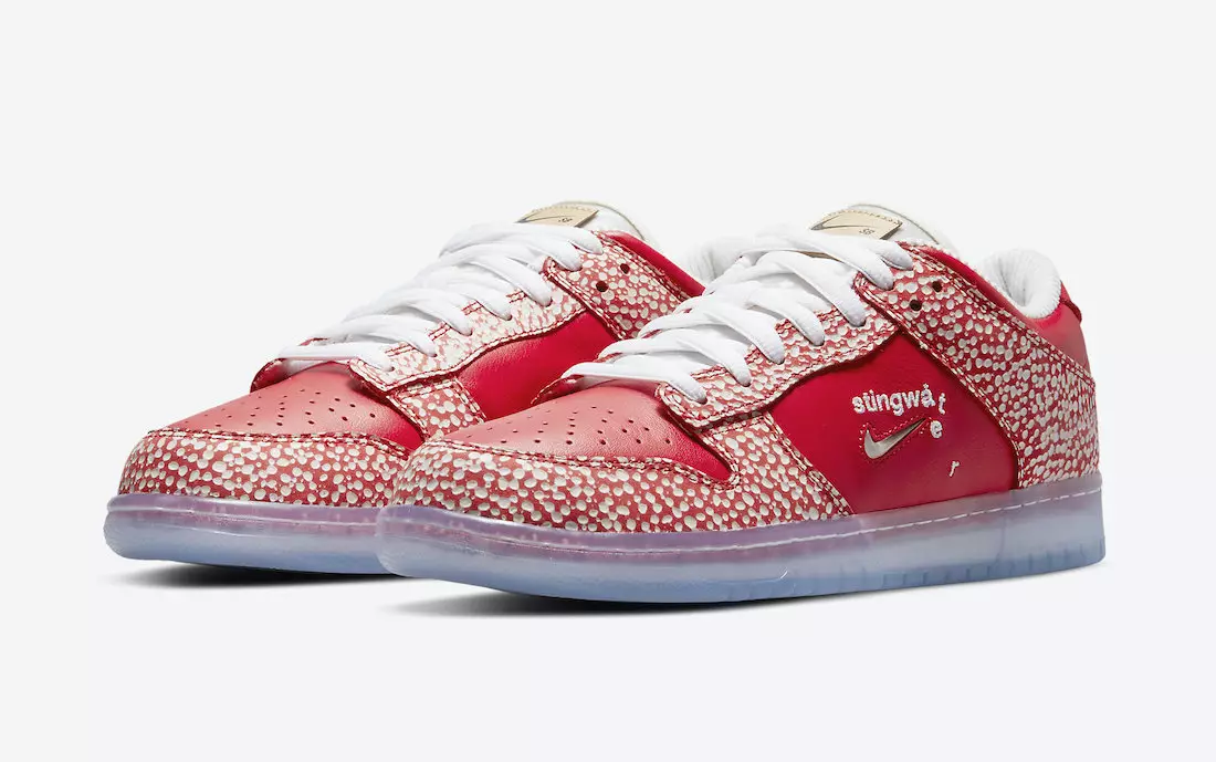 Oficiālie Stingwater x Nike SB Dunk Low fotoattēli