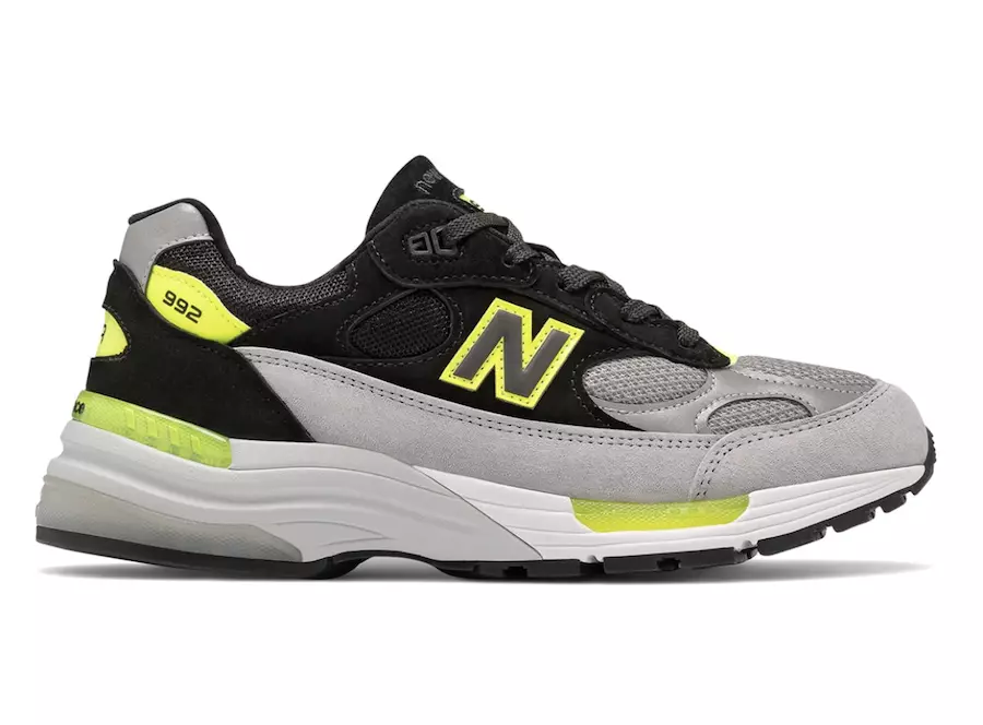 Povrchy New Balance 992 v černé, šedé a Volt