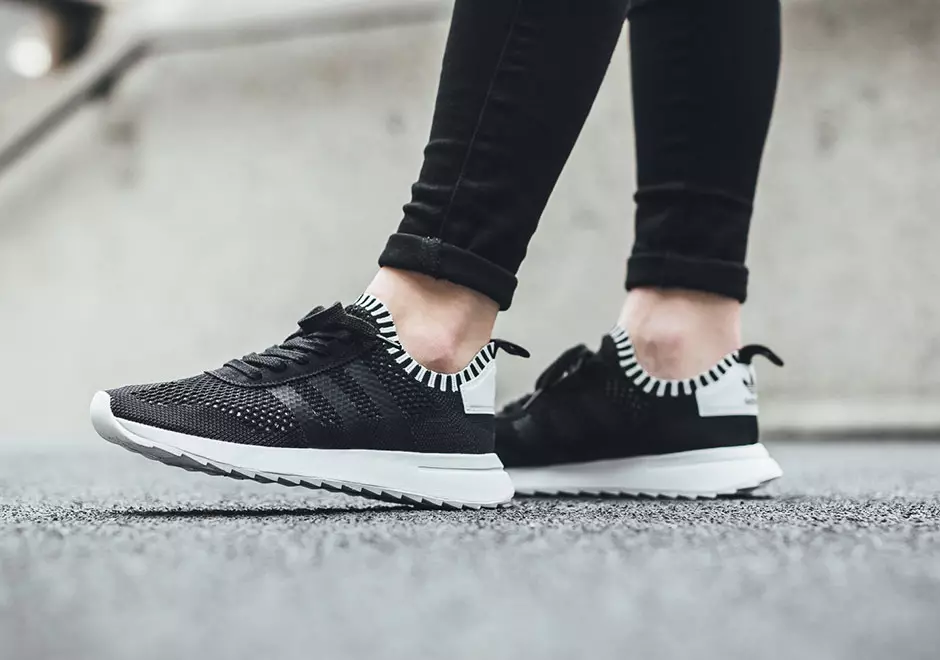 اديداس Flashback Primeknit حريمي اسود ابيض