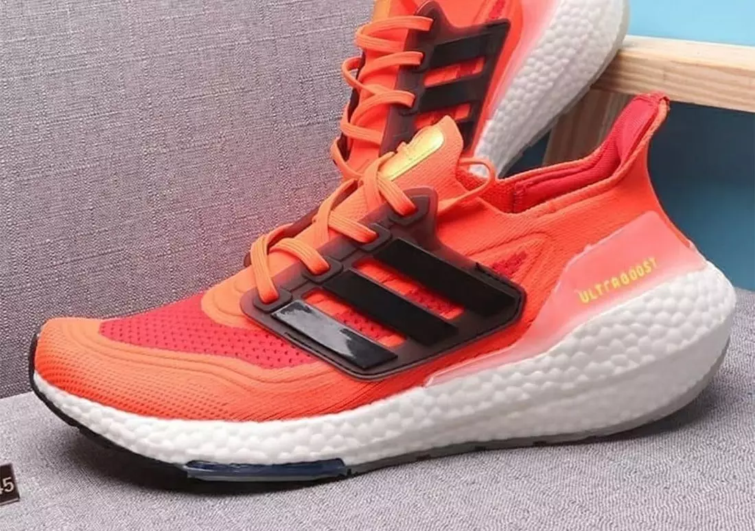 Pierwsze spojrzenie: adidas Ultra Boost 2021