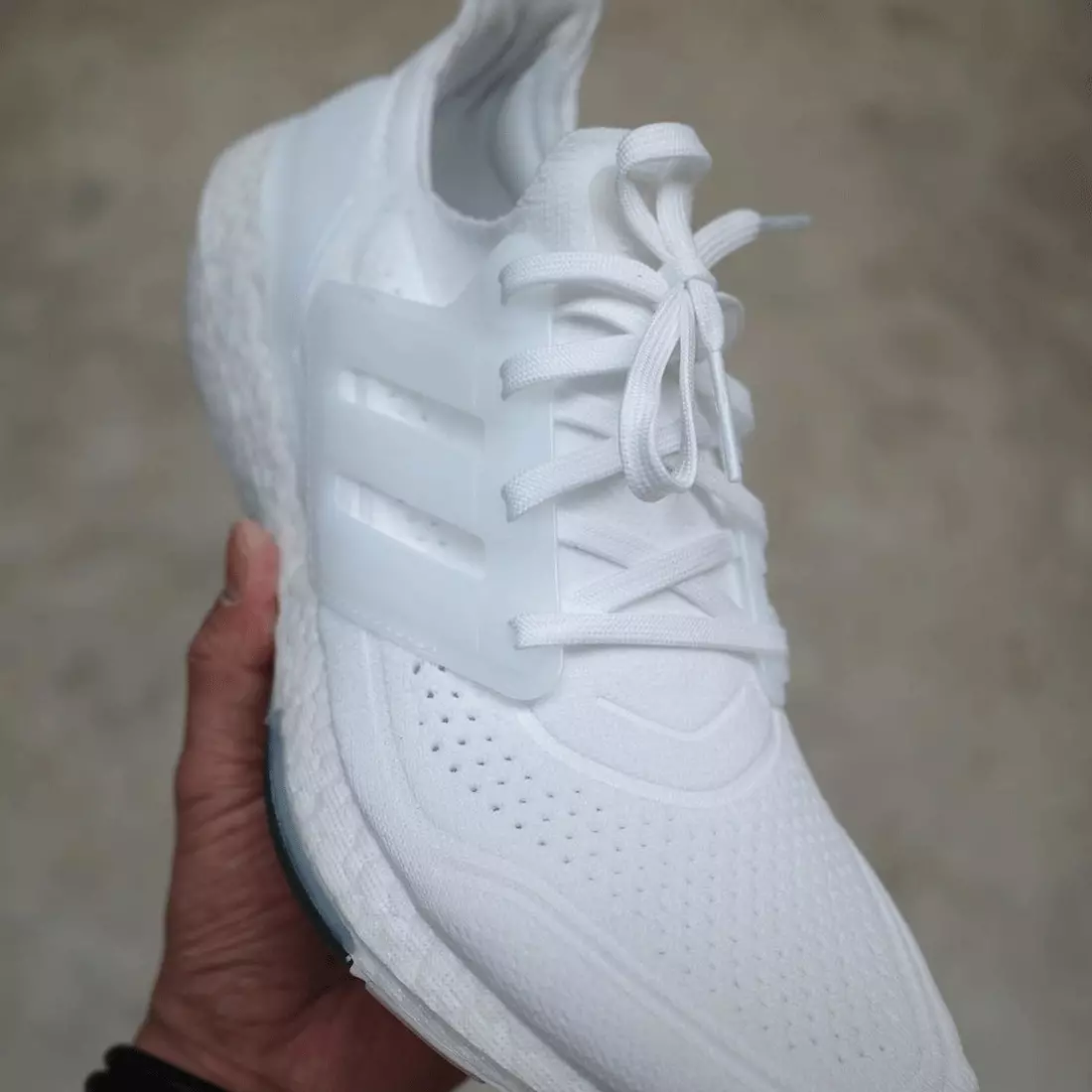 adidas Ultra Boost 2021 Triple White Date de sortie