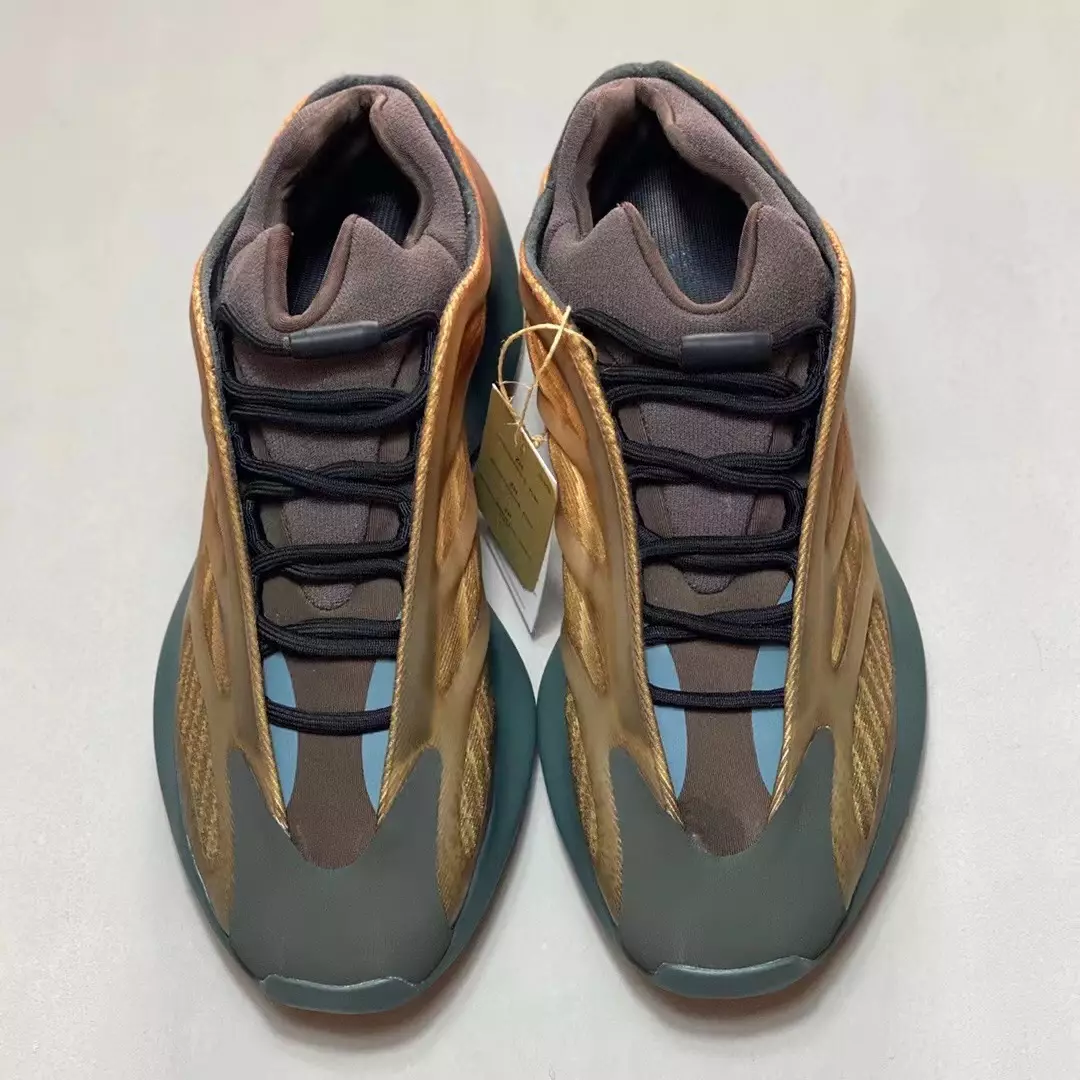 adidas Yeezy 700 V3 Copper Fade Data premiery Ceny