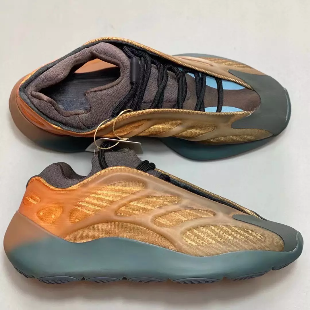 Prețul pentru data lansării adidas Yeezy 700 V3 Copper Fade