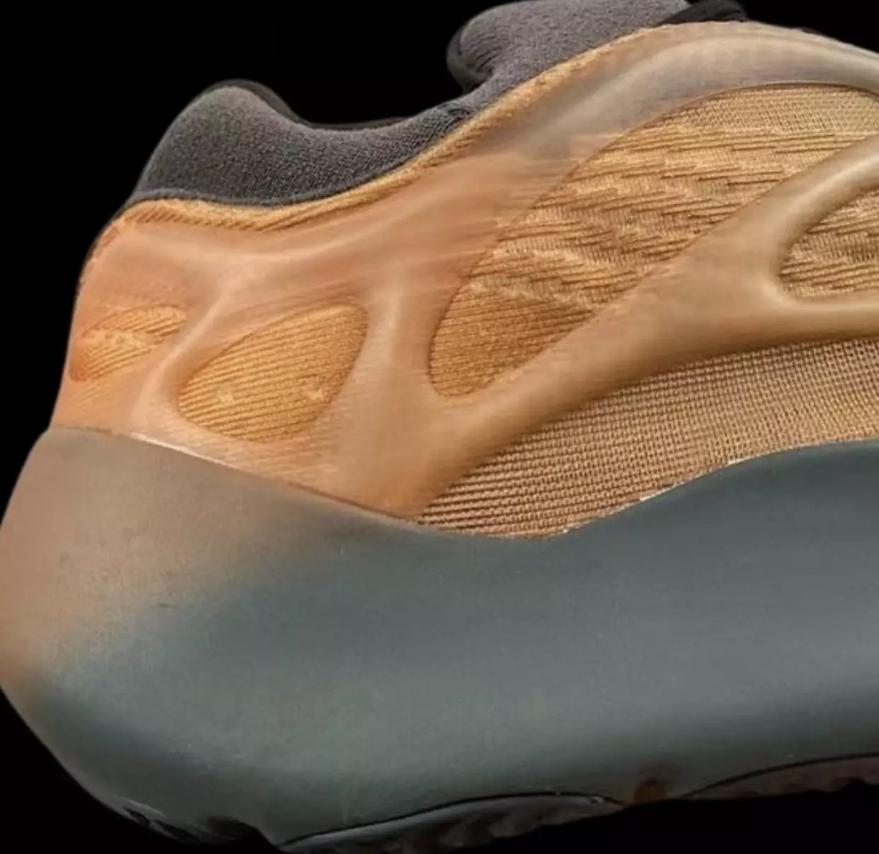 Data e lëshimit të adidas Yeezy 700 V3 Copper Fade