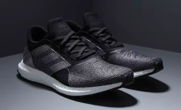 adidas Futurecraft အံဝင်ခွင်ကျရှိသော ဖိုက်ဘာ